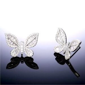 New Beautiful Sterling Silver CZ Butterfly Studs